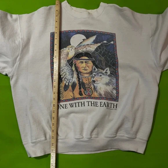 Vintage 1992 Native American One With The Earth Sweatshirt XL White Wolf Owl USA - Picture 5 of 7